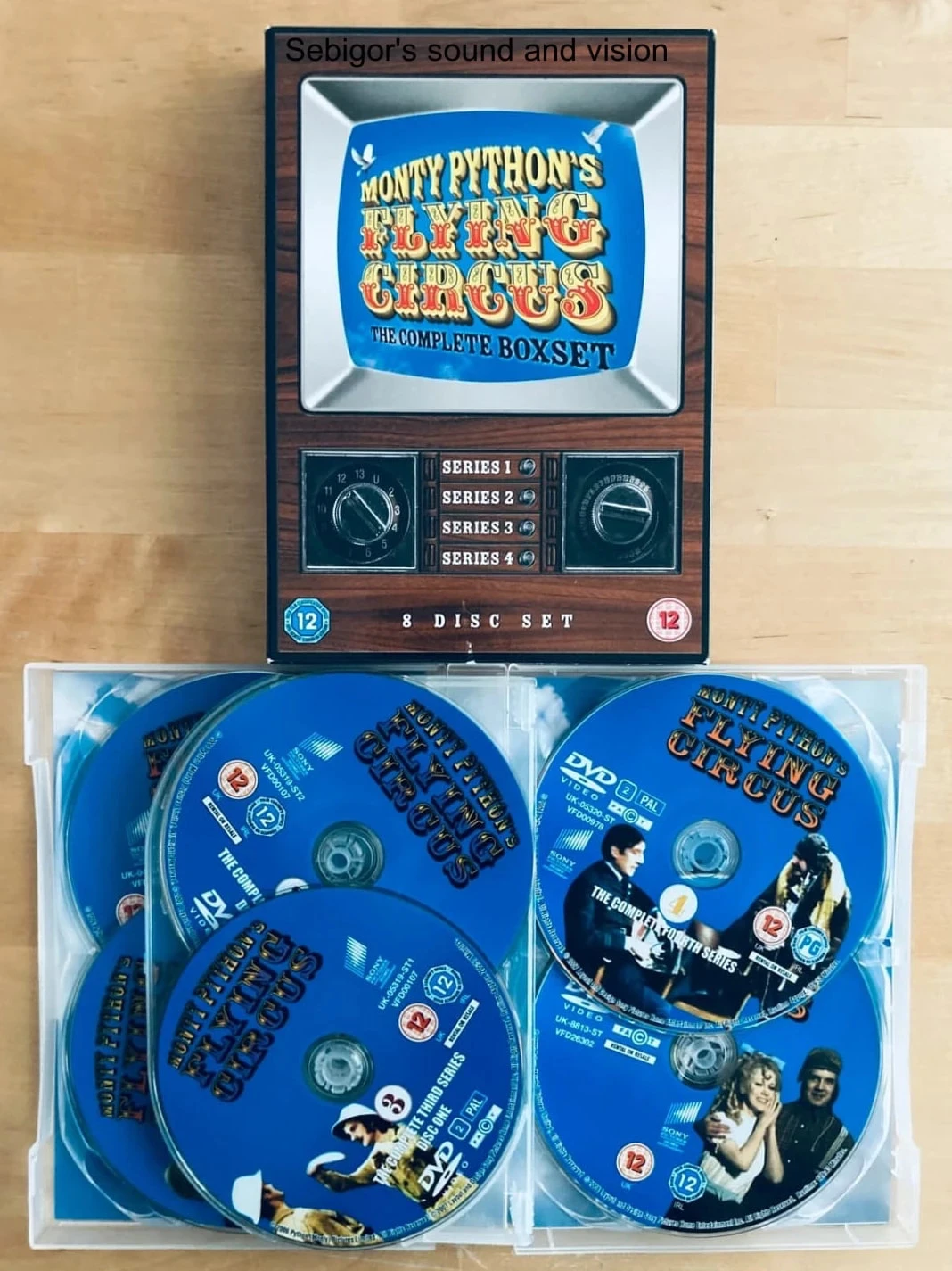Coffret 8 DVD Monty Python complete boxset. – photo 4